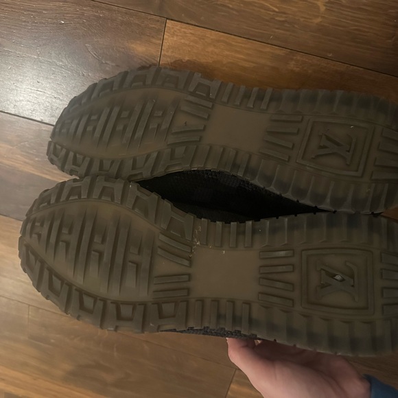 Men’s LOUIS VUITTON Runaway Sneakers - authentic, great condition - Picture 6 of 7